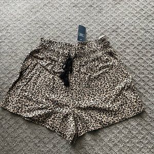 Abercrombie High rise leopard shorts NWT